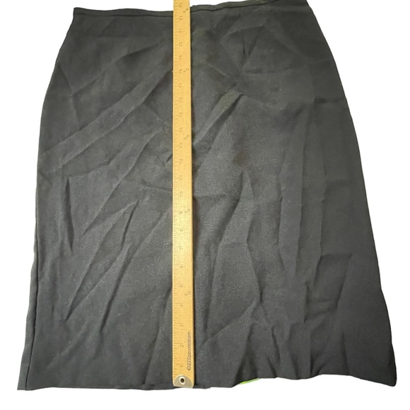 Black polyester skirt size 8 - Picture 12 of 12